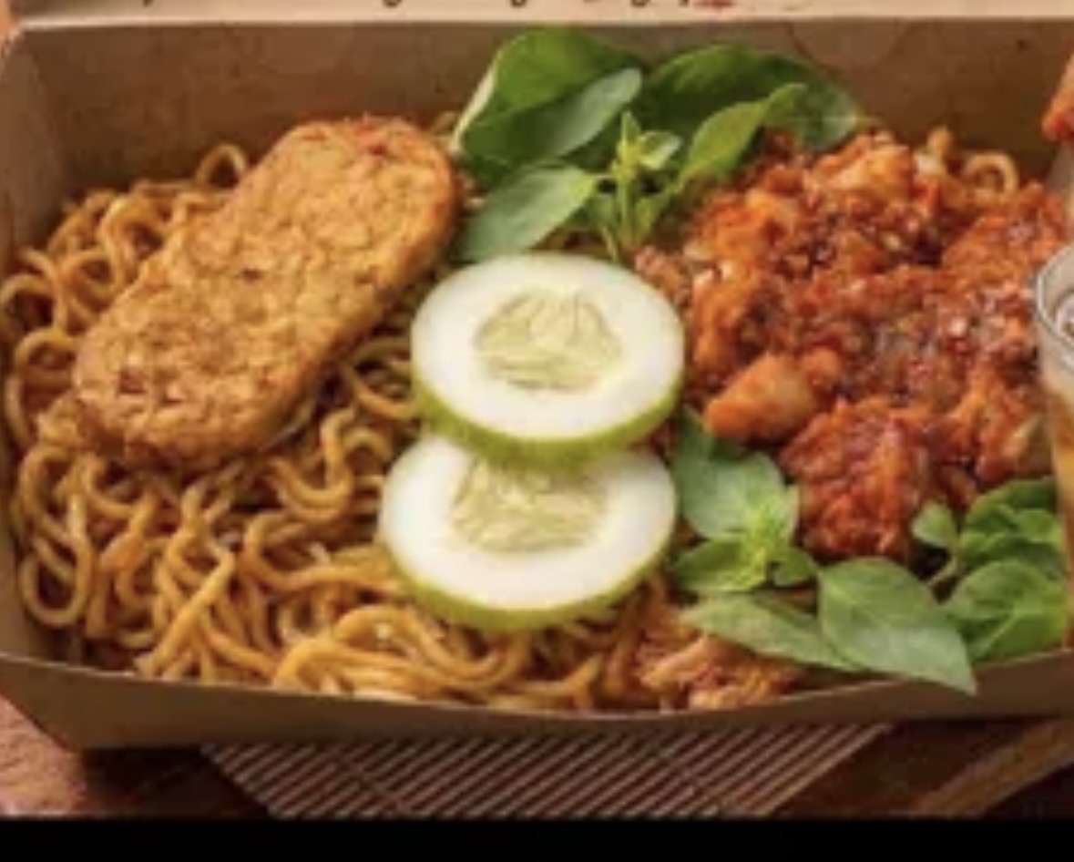 Paket miegor ayam geprek pedas +minum